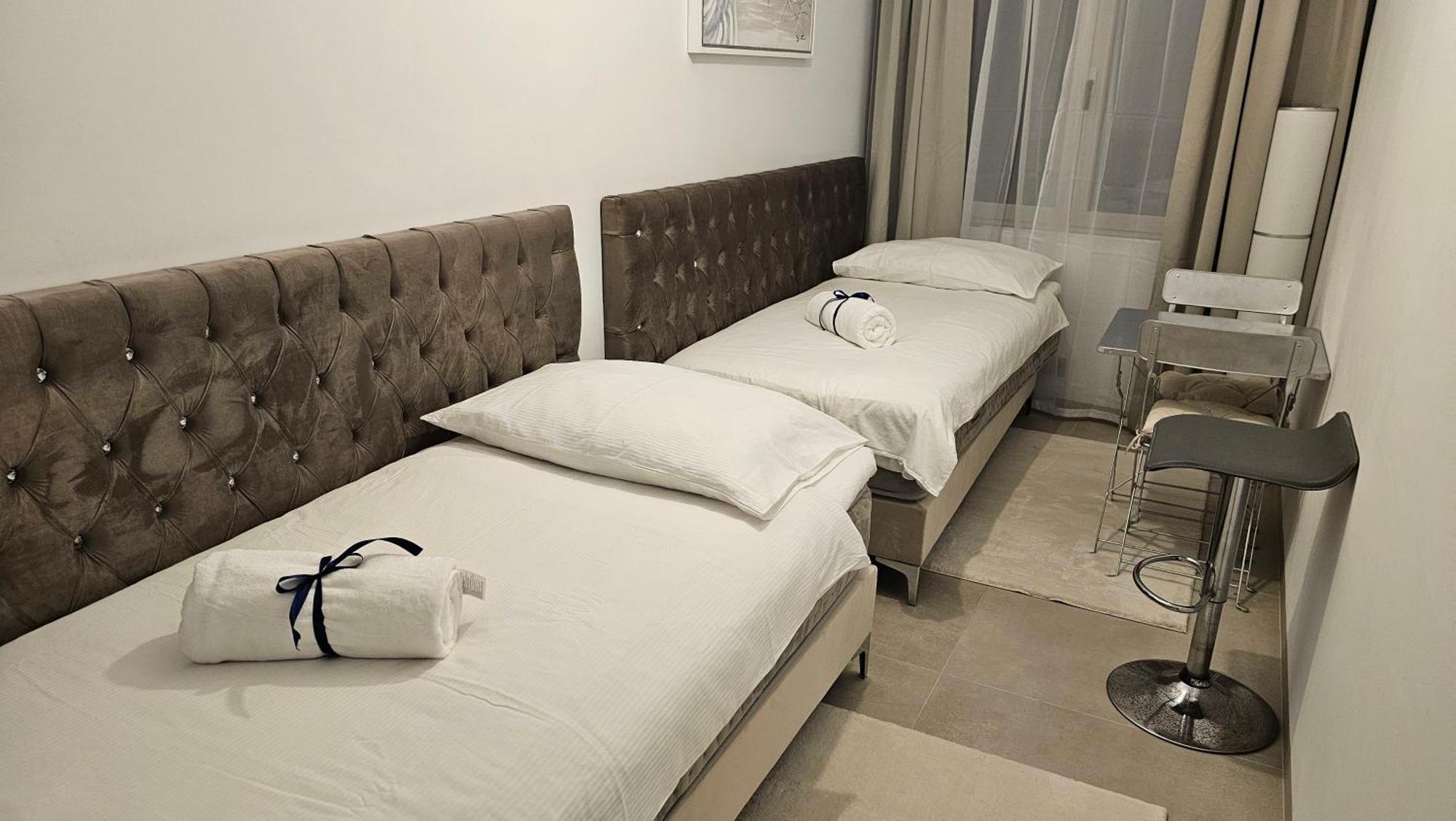 Oasis Jacuzzi Retreat Apartment Марбеля Екстериор снимка