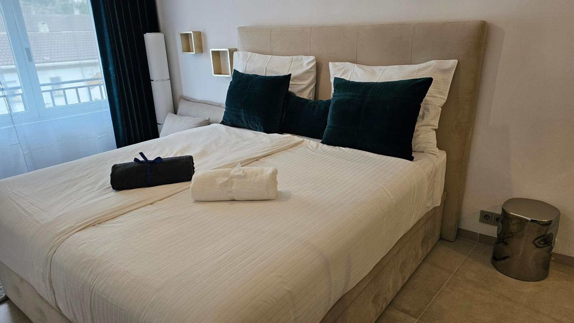 Oasis Jacuzzi Retreat Apartment Марбеля Екстериор снимка